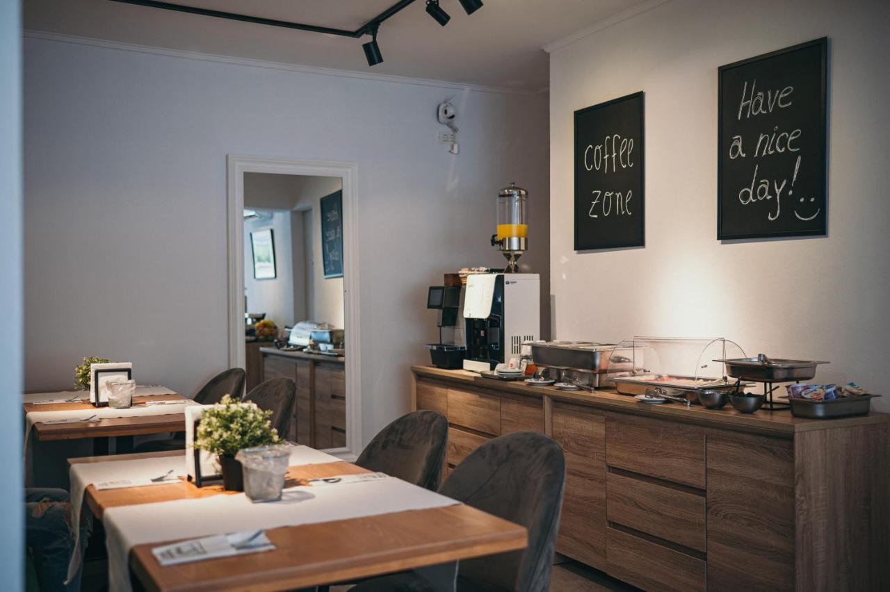 Nest Guesthouse Drobeta Turnu Severin Extérieur photo