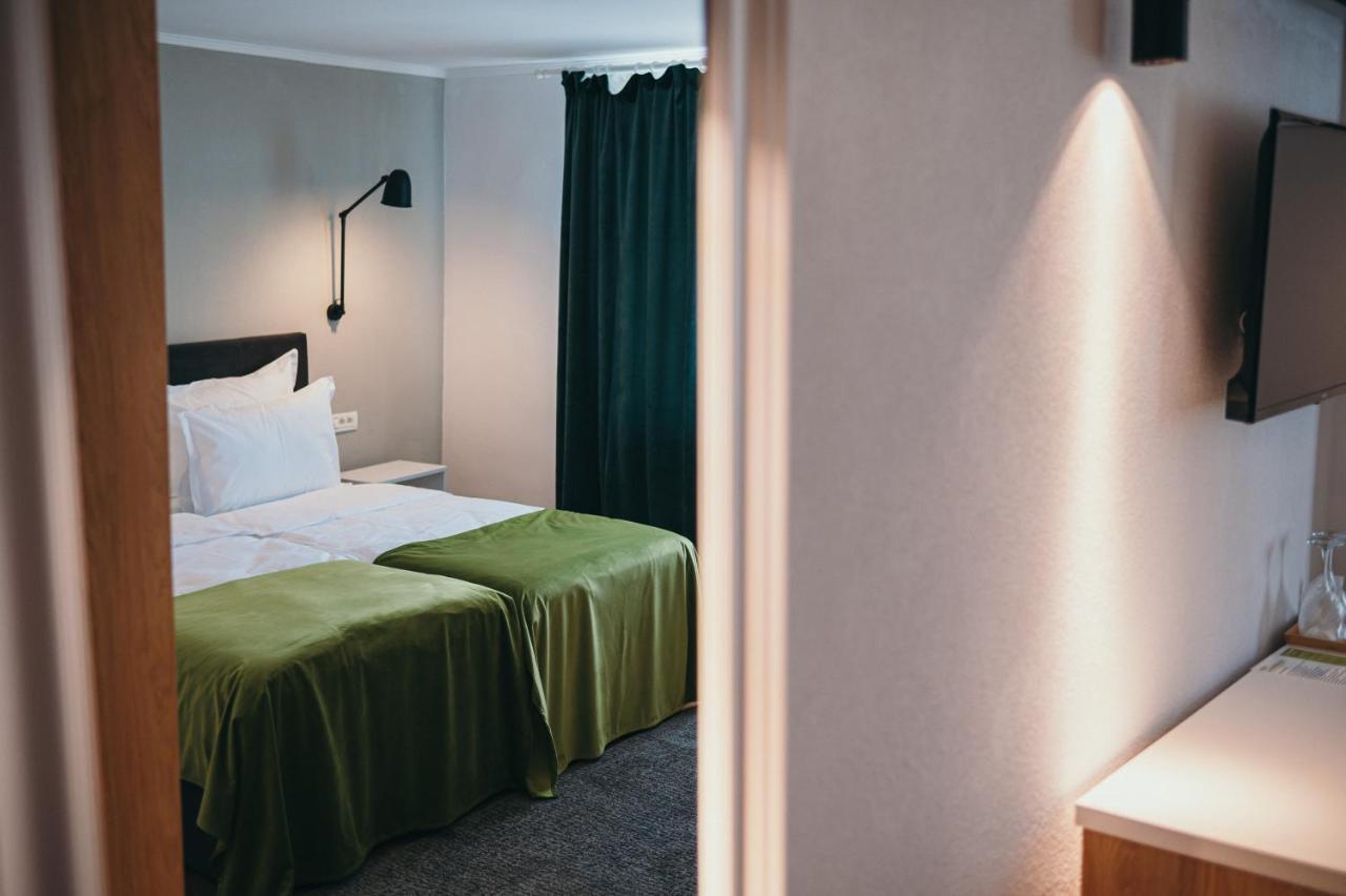 Nest Guesthouse Drobeta Turnu Severin Extérieur photo