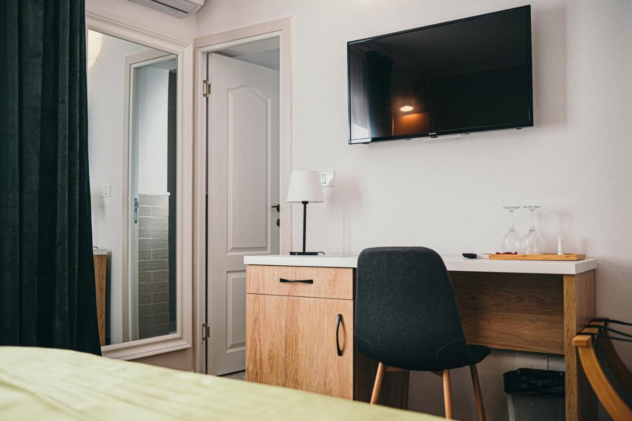 Nest Guesthouse Drobeta Turnu Severin Extérieur photo