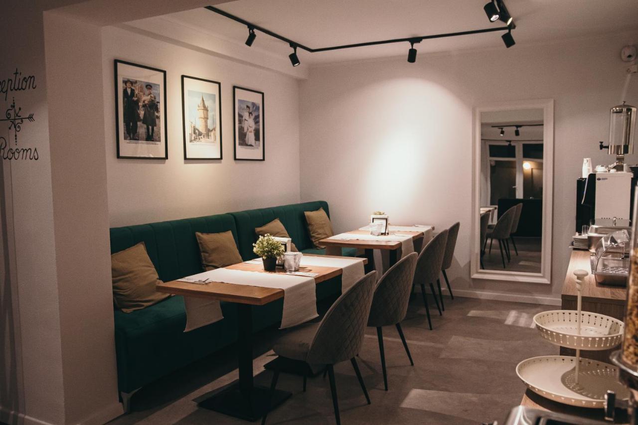 Nest Guesthouse Drobeta Turnu Severin Extérieur photo