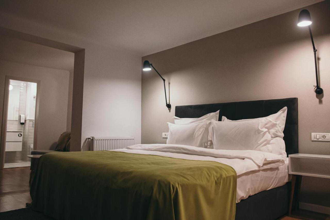 Nest Guesthouse Drobeta Turnu Severin Extérieur photo